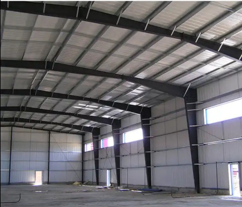 Op maat gemaakte Structura De Acero geprefabriceerde prefab zaal gebouw staalstructuur Q355B magazijn werkplaats in China