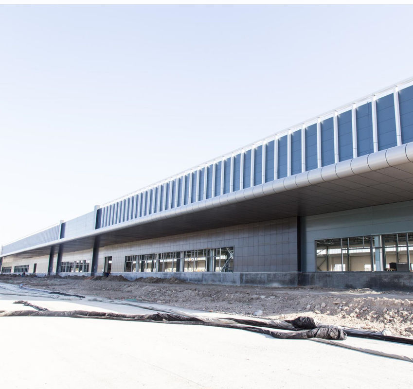 Q235 Structurele staalgebouwen Werkplaats Garage Prefab metaalconstructies Sneeuwvast